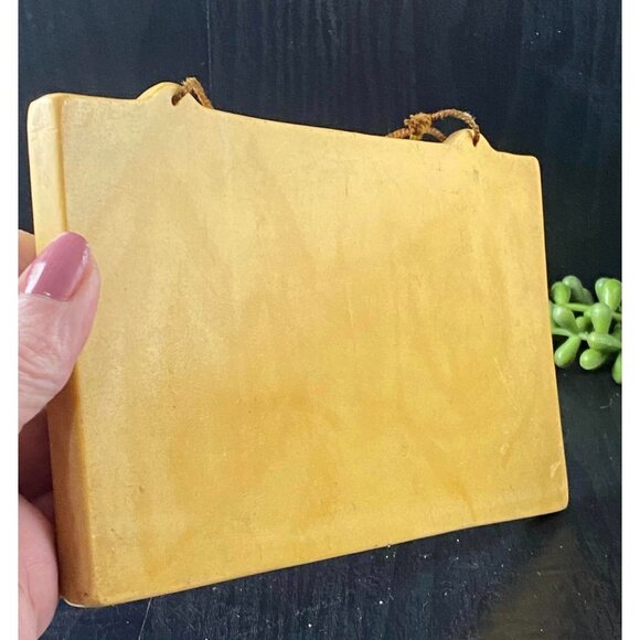 Antique IVOREX 1913 "The March Of Myles Standish" Wall Plaque With Hanger - Picture 12 of 15